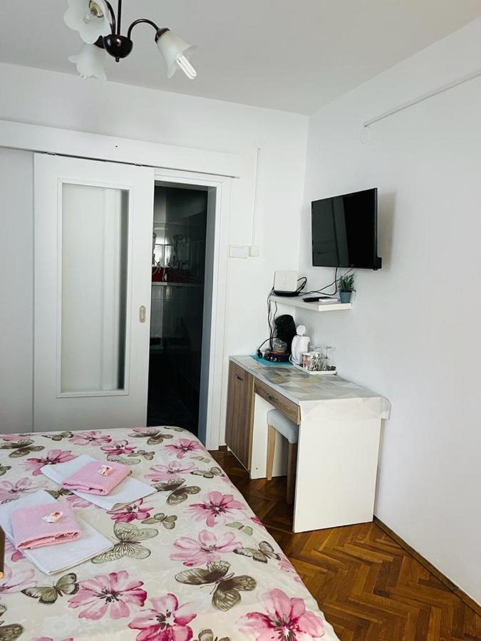 Rooms Verda Senj  Buitenkant foto